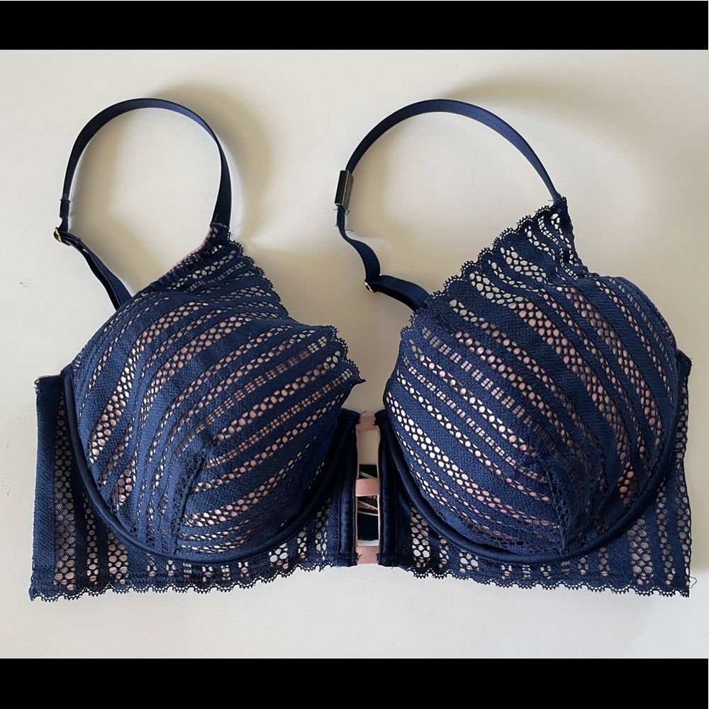 Lightly Lined Lace Victoria Secret Bra- 34DD Navy & Pink- New with Tags